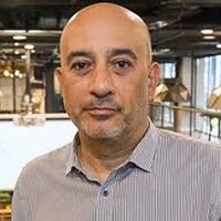 Uğur Gürses Kimdir?