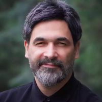 Uğur Işılak Kimdir?