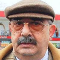 Veli Küçük Kimdir?