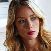 Bade İşcil Kimdir?