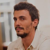 Bertan Asllani Kimdir?