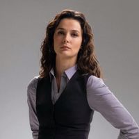 Büşra Develi Kimdir?