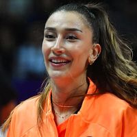 Hande Baladın Kimdir?