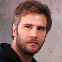 Özgür Çevik Kimdir?