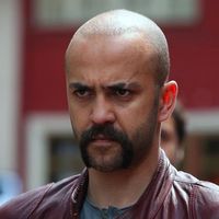 Sarp Akkaya Kimdir?
