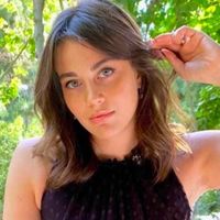 Sezgi Sena Akay Kimdir?