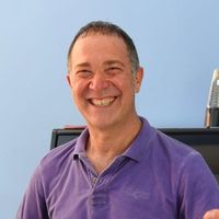 Sümer Ezgü Kimdir?