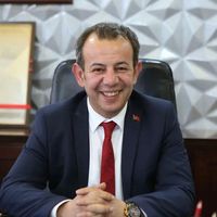Tanju Özcan Kimdir?