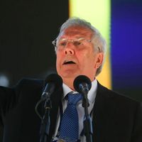 Aziz Yıldırım Kimdir?