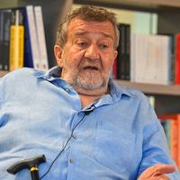 Coşkun Aral Kimdir?