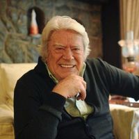 Cüneyt Arkın Kimdir?