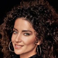 Deniz Toprak Kimdir?