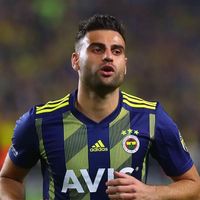 Deniz Türüç Kimdir?