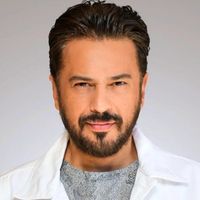Emre Altuğ Kimdir?