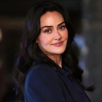 Esra Bilgiç Kimdir?