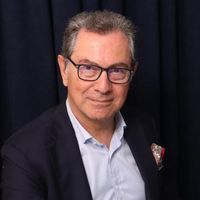 Kadri Gürsel Kimdir?