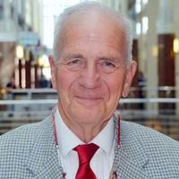 Kenan Mortan Kimdir?