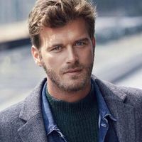 Kıvanç Tatlıtuğ Kimdir?