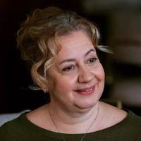 Özlem Çakar Yalçınkaya Kimdir?