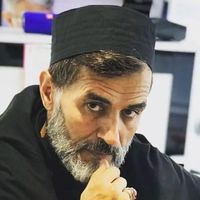 Yaşar Alptekin Kimdir?