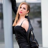 Zeynep Dizdar Kimdir?