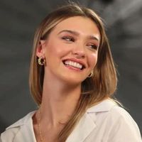Melisa Döngel Kimdir?