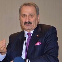 Zafer Çağlayan Kimdir?