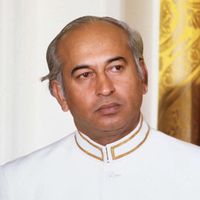 Zülfikar Ali Butto Kimdir?