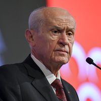 Devlet Bahçeli Kimdir?