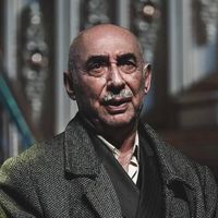 Şener Şen Kimdir?