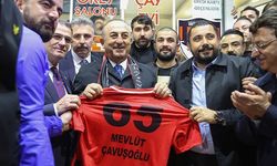 Başkan Kıyak'tan Bakan Çavuşoğlu'na Vanspor forması