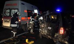 Zincirleme trafik kazasında 4 araç birbirine girdi! 2 ölü, 7 yaralı
