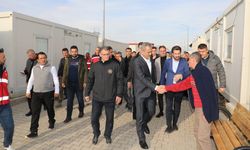Bakan Özer, Vali Balcı ile konteyner kentleri ziyaret etti