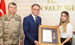 Van'da şehit eşine Devlet Övünç Madalyası ve Beratı verildi