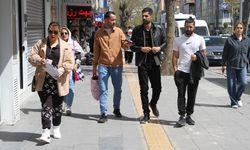 İranlı turistleri ağırlayan Van'da esnaf çifte bayram yaşadı