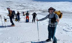 Yabancı dağcılar Nemrut Dağı’nda dağ kayağı yaptı