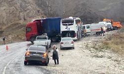 Hakkari Van karayolunda trafik kazası: 3 Ölü, 3 yaralı!