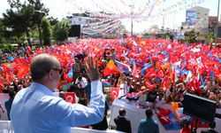 Cumhurbaşkanı Erdoğan Van'da muhalefete yüklendi