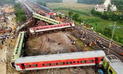 Feci kaza! İki yük treni çarpıştı: 288 ölü, 900 yaralı!