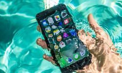iPhone hoparlörlerinden suyu çıkarmak için yapmanız gereken 3 şey