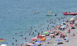 Antalya'da kavurucu sıcaklar! Nem yüzde 85'e ulaştı