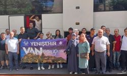 Diyarbakır’da 42 görme engelli vatandaş Van'a geziye gönderildi