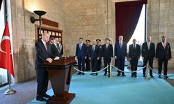 Cumhurbaşkanı Erdoğan, YAŞ üyeleriyle Anıtkabir’i ziyaret etti