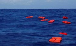 İtalya'da düzensiz göçmenleri taşıyan tekne battı: 41 ölü
