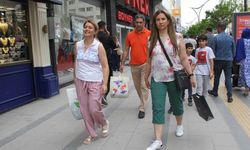 İranlı turistler Van'da ekonomiyi hareketlendirdi