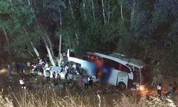 Yolcu otobüsü şarampole devrildi: 12 kişi hayatını kaybetti
