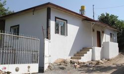 Van depremini yaşayan kişi 110 yıllık harabe evi restore ettirdi