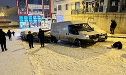 Erzurum'da zincirleme kaza! 8 araç birbirine girdi!