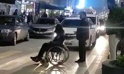 Van’da bilinçsiz sürücülere kızan engelli genç caddeyi trafiğe kapattı