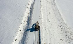 Van'da kardan kapanan 134 mahallenin yolu açıldı